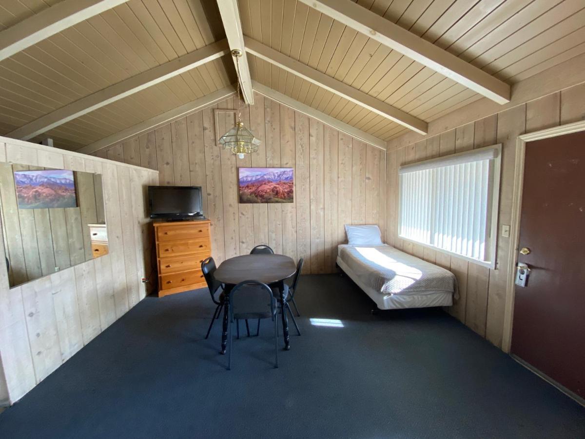 Bristlecone Motel Big Pine Dış mekan fotoğraf