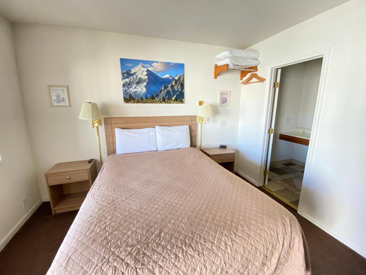 Bristlecone Motel Big Pine Dış mekan fotoğraf