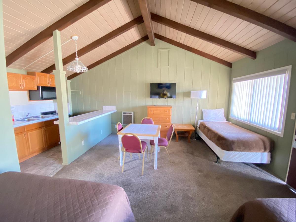Bristlecone Motel Big Pine Dış mekan fotoğraf