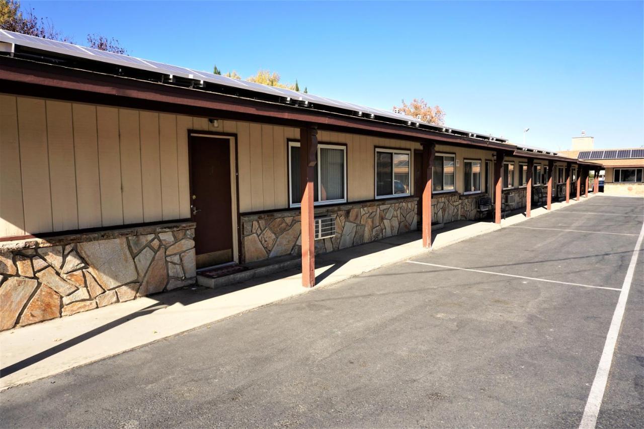 Bristlecone Motel Big Pine Dış mekan fotoğraf